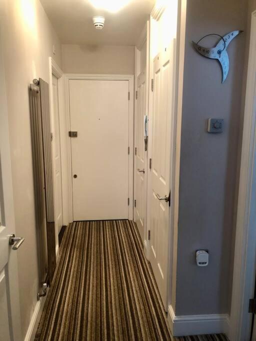 Flat In Blue Plaque Building Apartment London Bagian luar foto